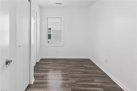 Bedroom - 1079 Johnstons Rd, Norfolk, VA 23513 photo 4 of 7
