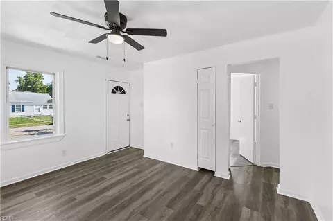 Entry Way - 1079 Johnstons Rd, Norfolk, VA 23513 photo 1 of 3