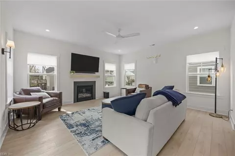 712 14th St #B, Virginia Beach, VA 23451