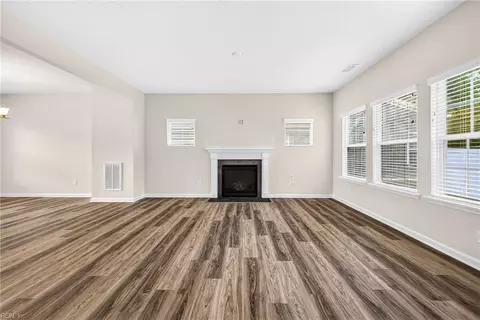 Living - 117 Blessing Cir, Suffolk, VA 23434 photo 2 of 4