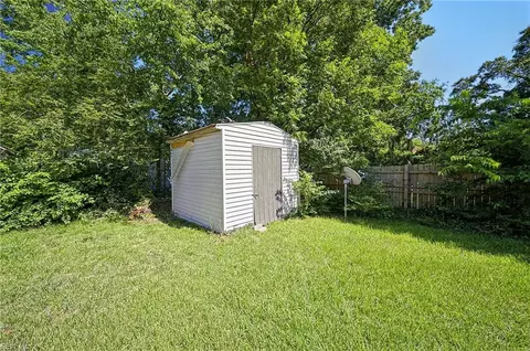 Exterior - 6422 Devonshire Rd, Norfolk, VA 23513 photo 6 of 7