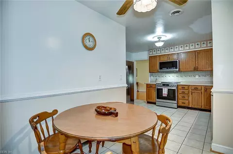 Dining - 8575 Circle Dr, Norfolk, VA 23503 photo 3 of 5