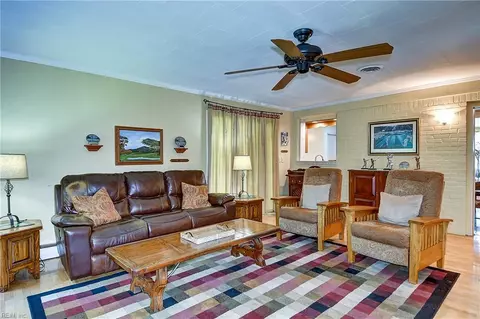 Living - 8575 Circle Dr, Norfolk, VA 23503 photo 5 of 6