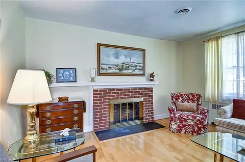 Living - 8575 Circle Dr, Norfolk, VA 23503 photo 2 of 6