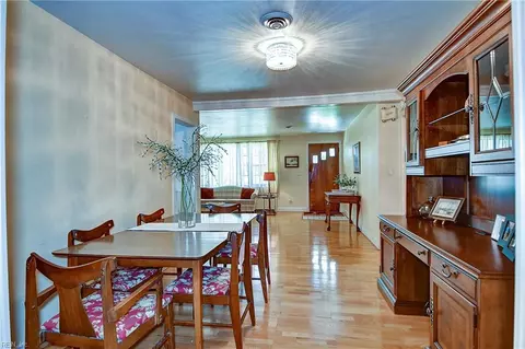 Dining - 8575 Circle Dr, Norfolk, VA 23503 photo 4 of 5