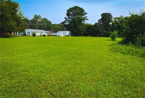 623 Fairfield Blvd # -B, Hampton, VA 23669 photo 2