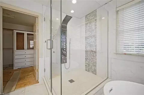 Bath - 26 Castle Haven Rd, Hampton, VA 23666 photo 5 of 6