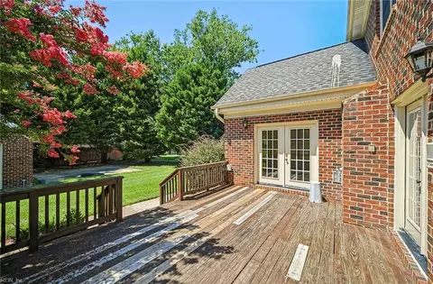 Exterior - 26 Castle Haven Rd, Hampton, VA 23666 photo 5 of 8