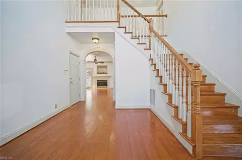 Entry Way - 26 Castle Haven Rd, Hampton, VA 23666 photo 1 of 2