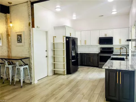 Kitchen - 58 Santa Barbara Dr, Hampton, VA 23666 photo 1 of 5