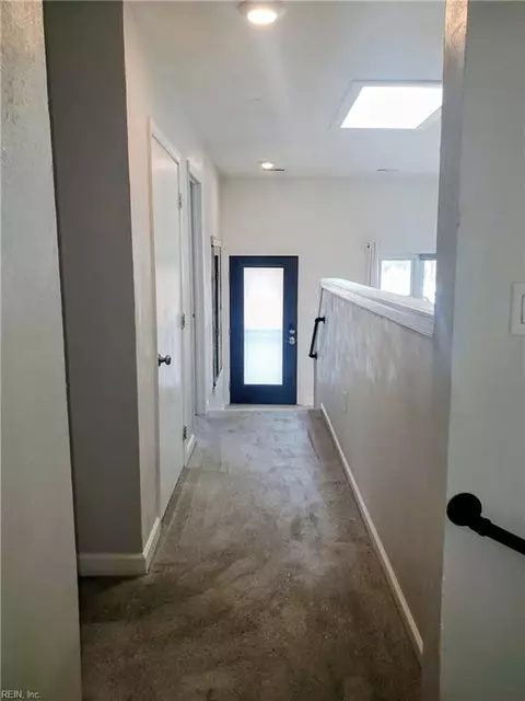 Entry Way - 58 Santa Barbara Dr, Hampton, VA 23666 photo 3 of 3