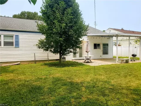 Exterior - 58 Santa Barbara Dr, Hampton, VA 23666 photo 6 of 7