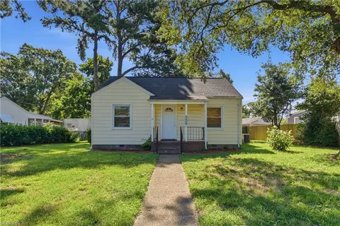703 Laurel Ave, Chesapeake, VA 23325