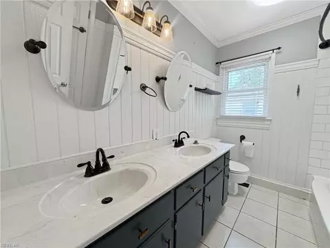 Bath - 823 Headrow Ter, Hampton, VA 23666 photo 1 of 3