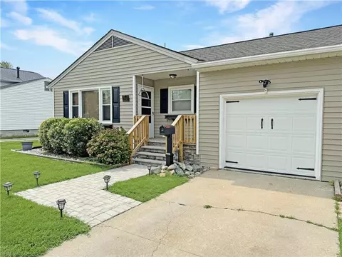 Exterior - 823 Headrow Ter, Hampton, VA 23666 photo 3 of 8