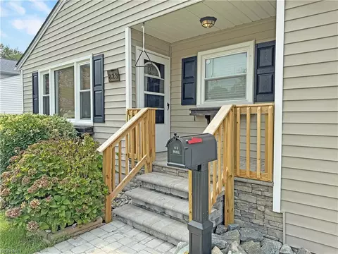 Exterior - 823 Headrow Ter, Hampton, VA 23666 photo 2 of 8