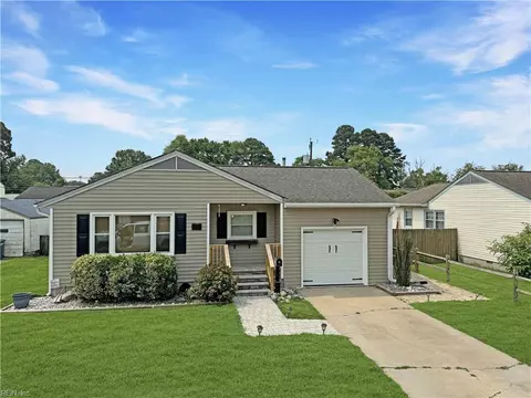 Exterior - 823 Headrow Ter, Hampton, VA 23666 photo 7 of 8