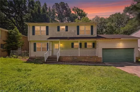 68 Sweetbriar Dr, Newport News, VA 23606