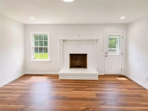 76 Moonlight Rd, Smithfield, VA 23430 photo 11