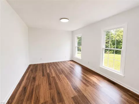 76 Moonlight Rd, Smithfield, VA 23430 photo 14