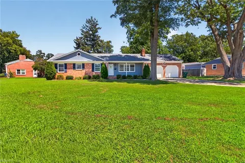 35 Shore Park Dr, Newport News, VA 23602