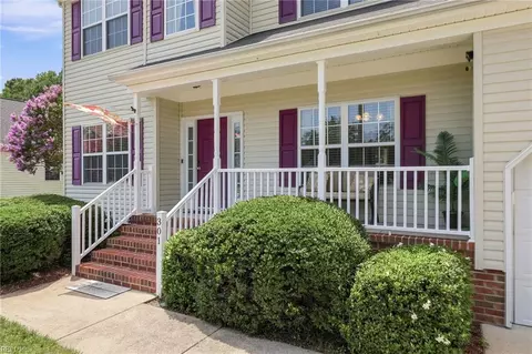 301 Forest View Ln, Smithfield, VA 23430 photo 4