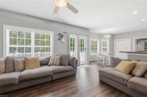 301 Forest View Ln, Smithfield, VA 23430 photo 24
