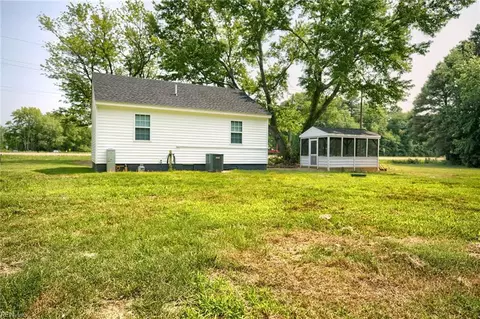 Exterior - 1949 Greys Point Rd, Topping, VA 23169 photo 4 of 5