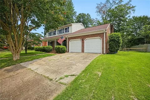 86 Knollwood Dr, Newport News, VA 23608