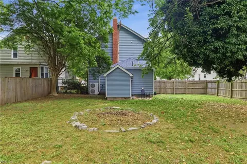 Exterior - 139 Locust Ave, Hampton, VA 23661 photo 4 of 4