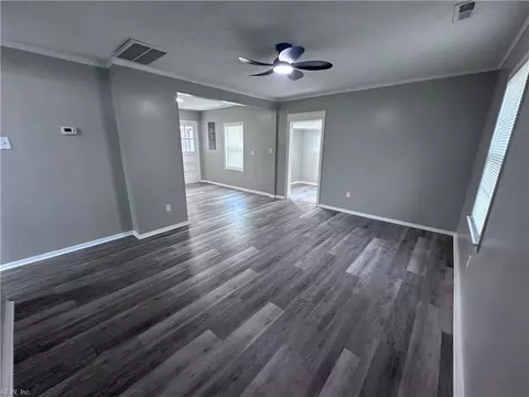 Living - 617 Renn Rd, Hampton, VA 23663 photo 2 of 3