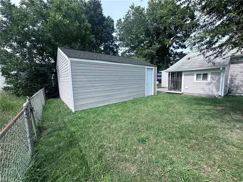 Exterior - 617 Renn Rd, Hampton, VA 23663 photo 6 of 7