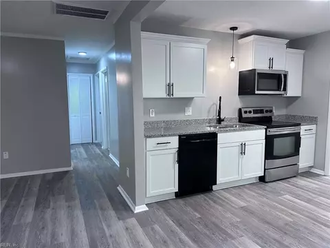 Entry Way - 617 Renn Rd, Hampton, VA 23663 photo 1 of 1