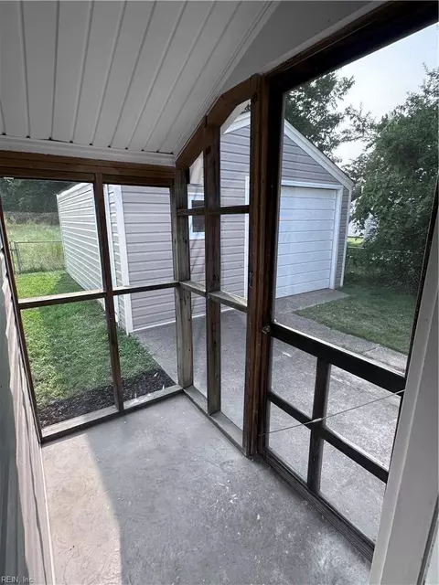Exterior - 617 Renn Rd, Hampton, VA 23663 photo 3 of 7