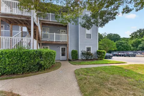 2104 Retreat Ct, Virginia Beach, VA 23454