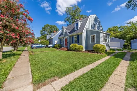 Exterior - 118 Braddock Rd, Hampton, VA 23669 photo 3 of 7