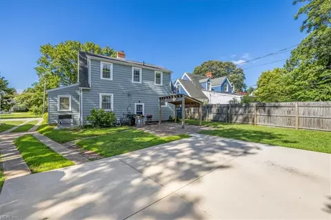 Exterior - 118 Braddock Rd, Hampton, VA 23669 photo 5 of 7