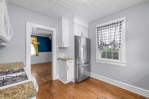 Kitchen - 118 Braddock Rd, Hampton, VA 23669 photo 3 of 4