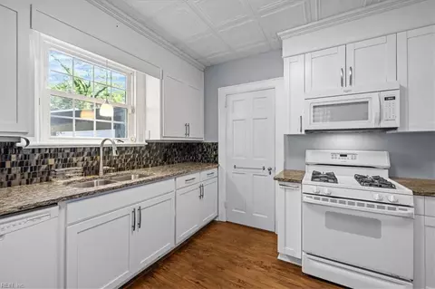 Kitchen - 118 Braddock Rd, Hampton, VA 23669 photo 1 of 4