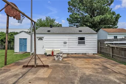 Exterior - 2446 Woolsey St, Norfolk, VA 23513 photo 8 of 11