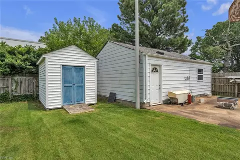 Exterior - 2446 Woolsey St, Norfolk, VA 23513 photo 7 of 11