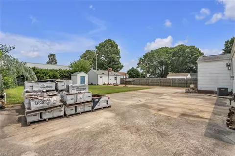 Exterior - 2446 Woolsey St, Norfolk, VA 23513 photo 5 of 11
