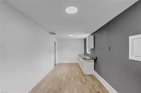 Entry Way - 2446 Woolsey St, Norfolk, VA 23513 photo 2 of 4