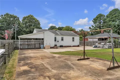 Exterior - 2446 Woolsey St, Norfolk, VA 23513 photo 10 of 11