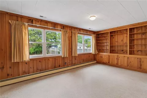 Living - 110 Marvin Dr, Hampton, VA 23666 photo 4 of 5