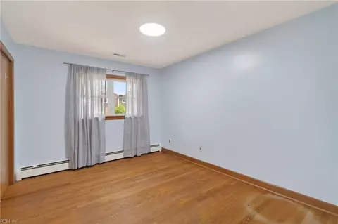 Bedroom - 110 Marvin Dr, Hampton, VA 23666 photo 1 of 10