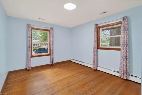 Bedroom - 110 Marvin Dr, Hampton, VA 23666 photo 6 of 10