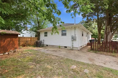 Exterior - 2301 Rush St, Norfolk, VA 23513 photo 7 of 9