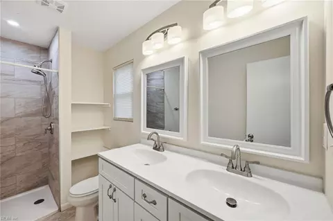 Bath - 2301 Rush St, Norfolk, VA 23513 photo 3 of 4