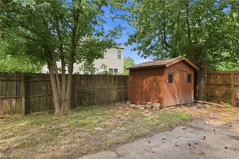 Exterior - 2301 Rush St, Norfolk, VA 23513 photo 6 of 9
